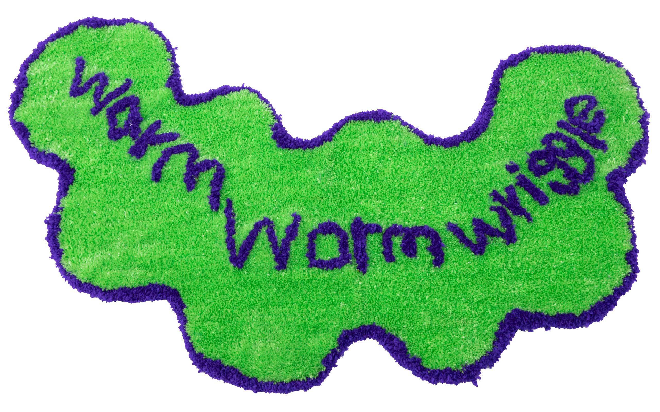 초록색 카펫 위에 남색으로 warm-worm-wriggle 이 그려져있다.